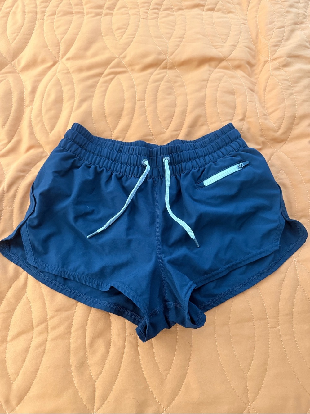Vuori Clementine Navy Shorts XS with pockets